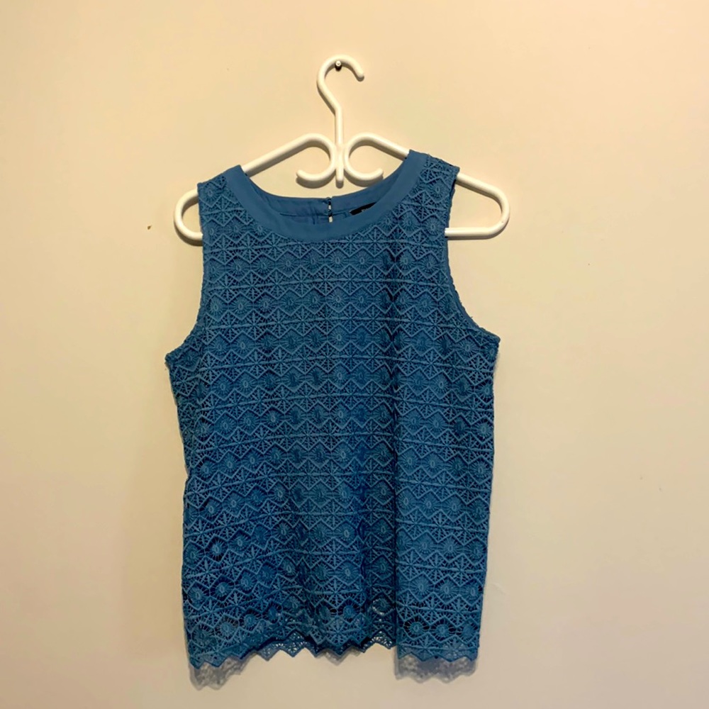 Sleeveless shirt